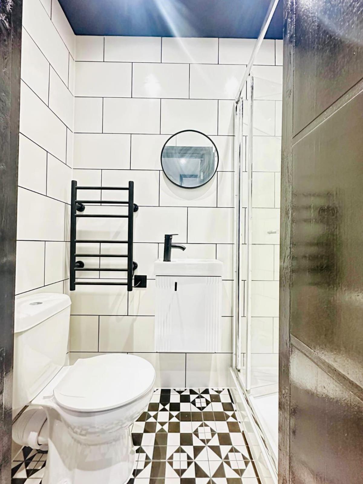 London 39 Blue House Luxury Ensuite Ideal For Tourists Buitenkant foto