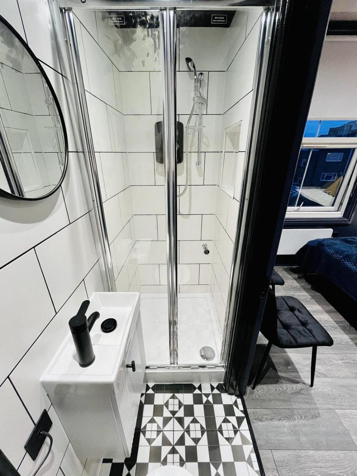 London 39 Blue House Luxury Ensuite Ideal For Tourists Buitenkant foto